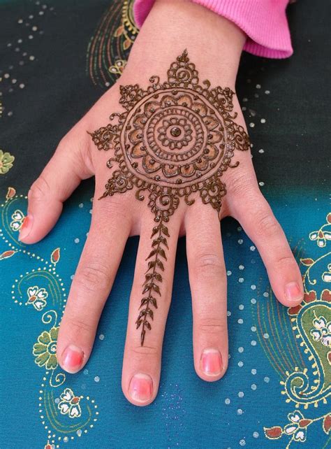 Henna mandala design, Henna, Henna designs hand