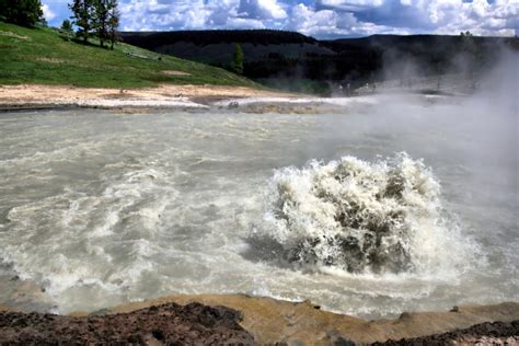 The Most Dangerous Lakes In the World! | Destin-Taxi-Shuttle.com. | Destin Taxi, Destin Airport ...