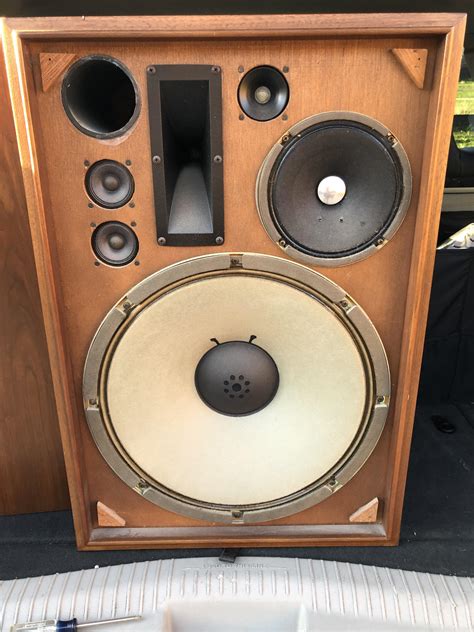 I was just gifted a pair of Sansui SP 3000 speakers. : r/vintageaudio