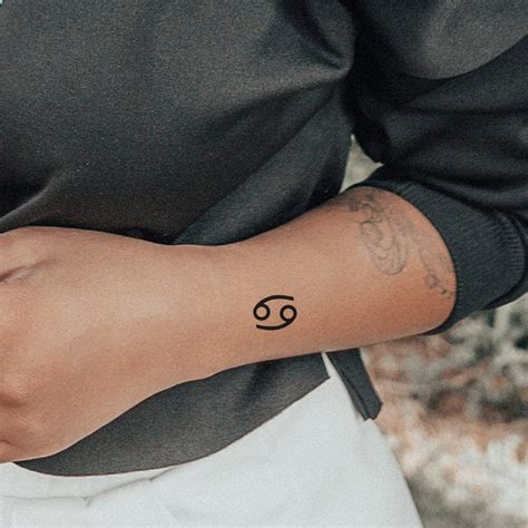 Cancer Zodiac Sign Tattoos: Stunning Pictures You Need to See!