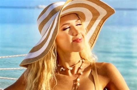 Gracie Hunt Shares Her Bikini Beach Vibes on Instagram - Sports Gossip