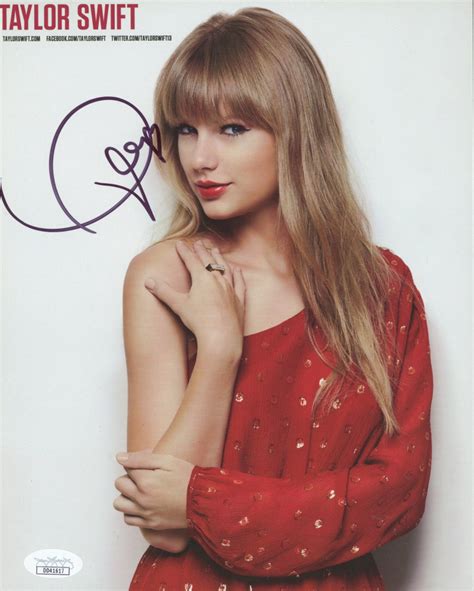 Taylor Swift Signed 8x10 Photo (JSA) | Pristine Auction