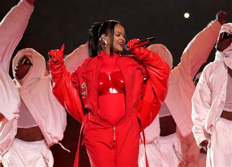 Donald Trump Calls Rihanna's Super Bowl Halftime Performance an “Epic ...