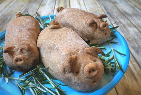 Vatia's Fig-Stuffed Pastry Piglets | Piglet food, Pastry, Fig