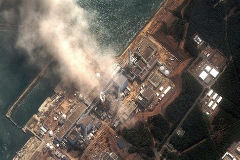 Report Details Chaos at Fukushima Daiichi After Quake - The New York Times