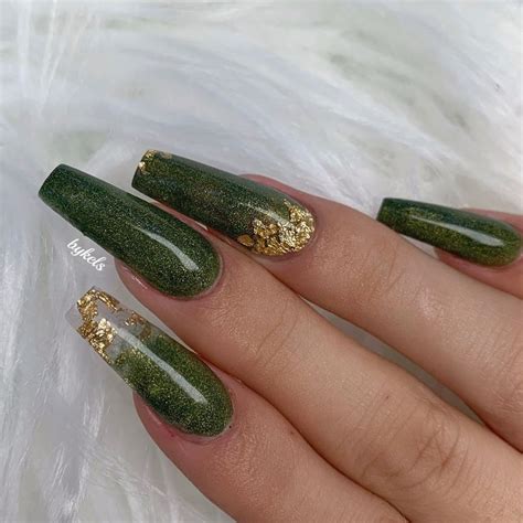 Green and gold acrylic nails | Gold nail designs, Gold acrylic nails, Gold nail art