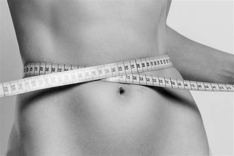 Excess Belly Fat Has Been Linked to Multiple Health Risks—Here's What to Do About It - NewBeauty