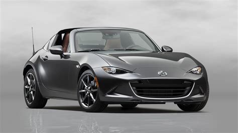 2017 Mazda MX-5 RF: A Sports Car for All Seasons? | PURSUIT