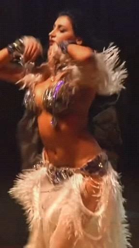 Pin by Kleopatra Vintage on Bellydancers [Video] | Belly dance outfit ...