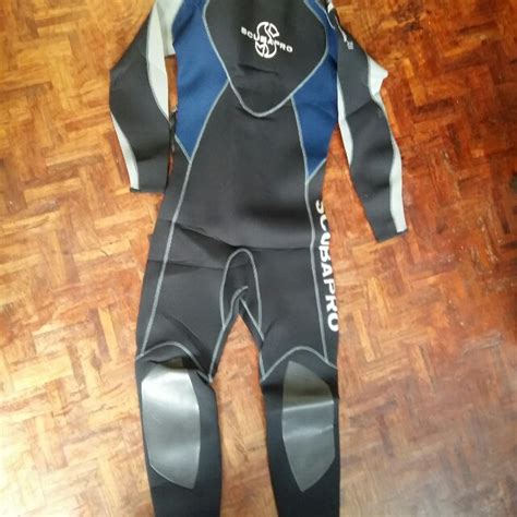 mares 3mm wetsuit, Men's Fashion, Tops & Sets, Swim Top & Rash Guards on Carousell