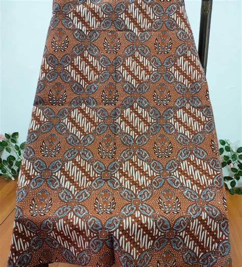 Variasi Motif Batik Ceplok - adhiantirina