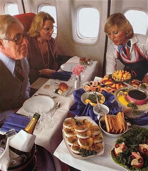 Pan Am 747SP First Class dining - 1970s. : r/aviation