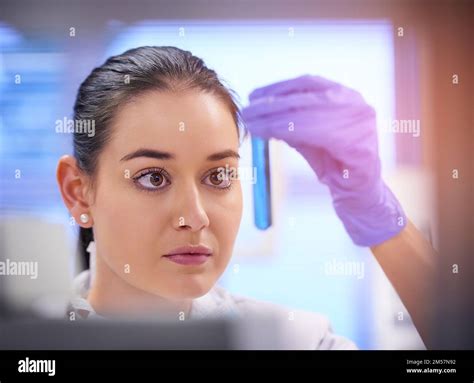 Groundbreaking science hi-res stock photography and images - Alamy