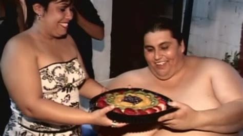 Funeral held for Manuel Uribe, the world's heaviest man, in Mexico - YouTube