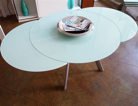 Round Expandable Dining Room Tables