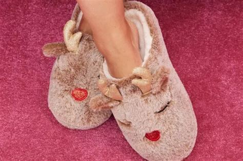 The 'cute' £6 Christmas slippers that Primark shoppers are rushing out ...