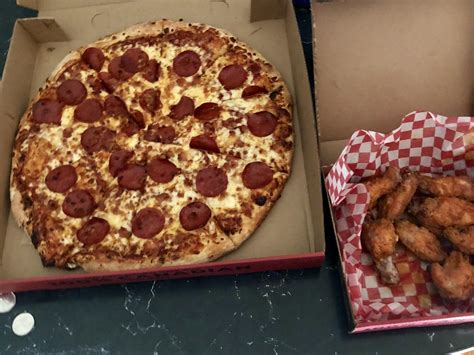 Extra Greasy Pizza + Wings (Canada) : r/FoodPorn