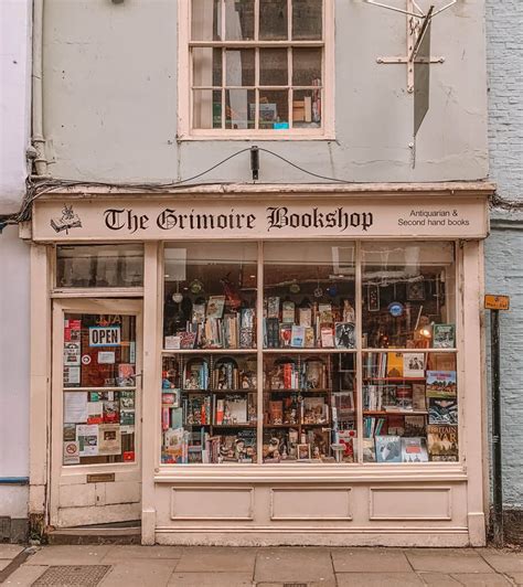 The Ultimate Guide to Bookshops in York | Bookshop, Light academia ...