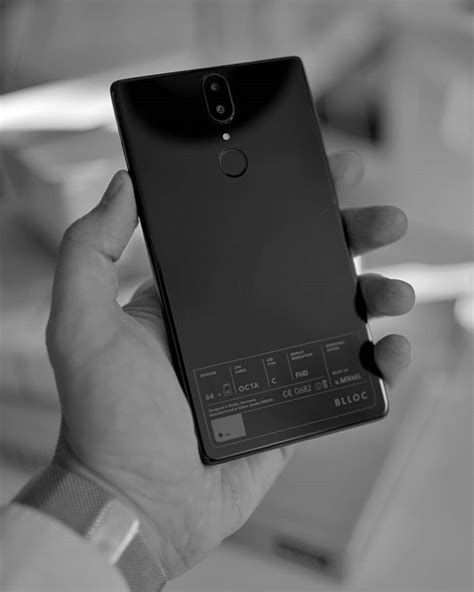 Blloc is the most minimalist full-feature smartphone ever made - Yanko Design - Adams Puladogaver