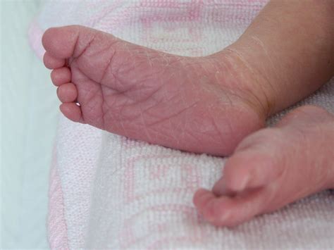 Kostenlose foto : Hand, Füße, Bein, Finger, Fuß, Kind, Arm, Nagel, Baby, Lippe, Mund ...