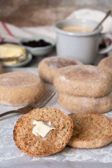 Whole Wheat English Muffins (Healthy Breakfast Bread) - El Mundo Eats