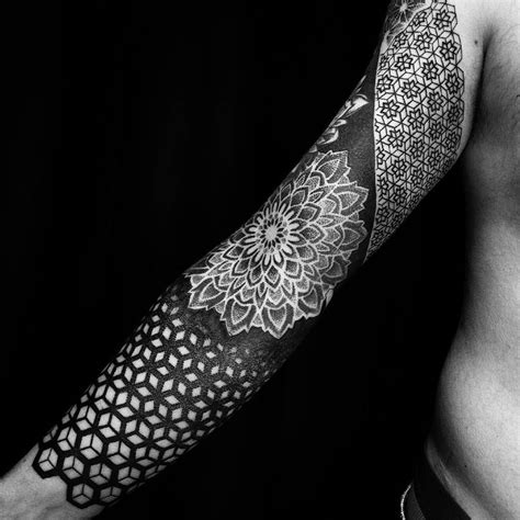 #coolgeometrictattos | Pattern tattoo, Black white tattoos, Geometry tattoo