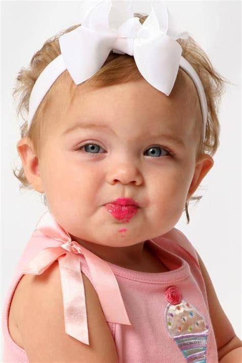 little pink lips haha | Beautiful children, Cute kids, Baby faces