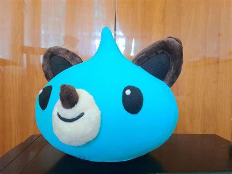 My friend made me a dogoo plushie, best gift ever :3 : r/gamindustri