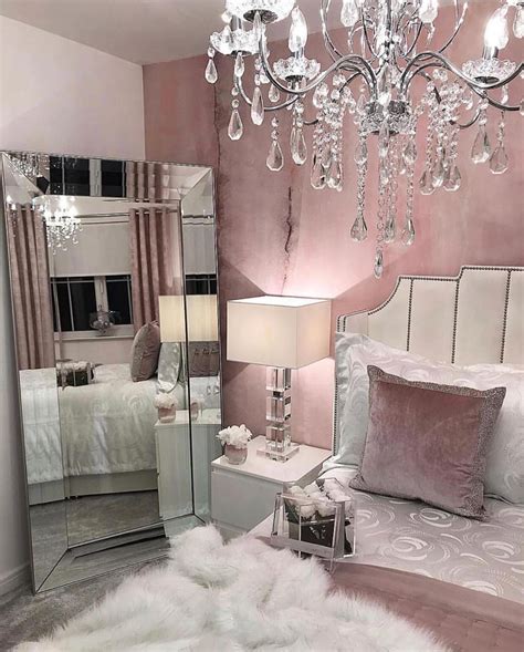 Modern Luxury Pink Bedroom - TRENDEDECOR
