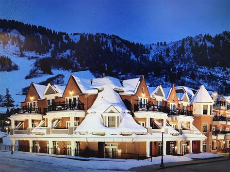 Aspen Ski Resort, Colorado, USA - SkiBookings