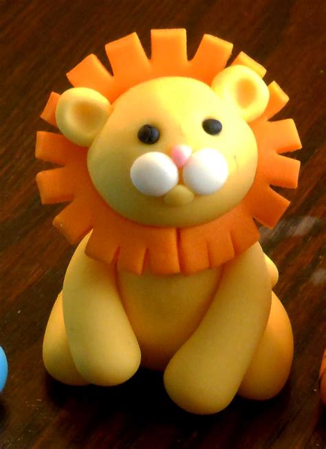 Baby Lion Cake topper https://www.etsy.com/shop/PfisherDesign Fondant Figures, Fondant Cake ...