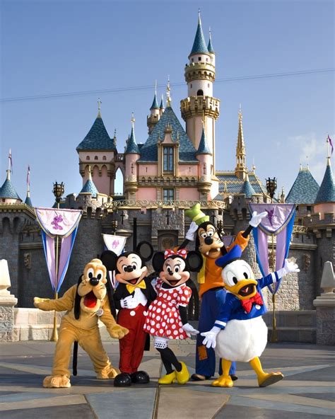 History Of Disneyland And Timeline - A Day In LA Tours