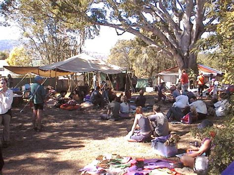 nimbin-markets-stalls