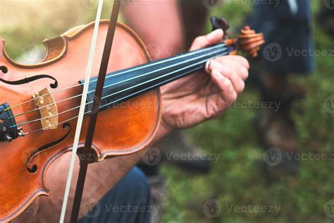 Violin played outdoors in a popular country party 11972124 Stock Photo ...