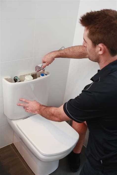 Leaking Toilet Cistern Seal : Before delving into how to fix a toilet ...