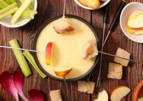 Best Cheese For Fondue: Top 10 Cheeses - The Instant Pot Table