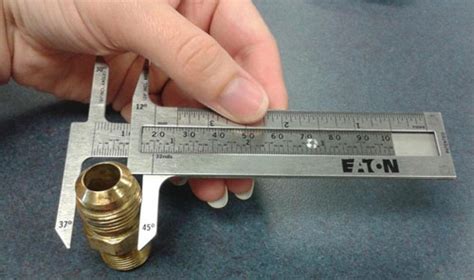 How do you measure threads on a hydraulic fitting? - Hose Assembly Tips