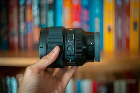 7 BEST Sony a7RIII Lenses for Travel to Buy in 2024