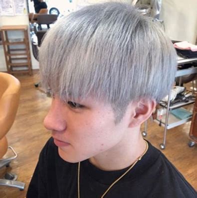 Share 147+ grey hair hairstyles men - camera.edu.vn