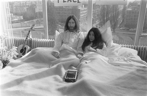 pipapiep: John Lennon and Yoko ono 'Bed-In' Amsterdam