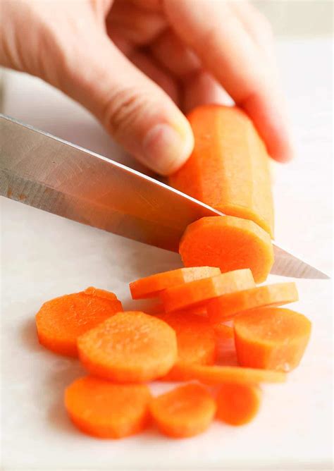 How to Cut Carrots - Chefjar