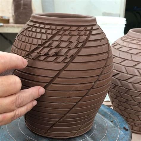 Carving Ceramic Vases [Video] | Ceramics pottery art, Ceramics ideas pottery, Ceramic pottery