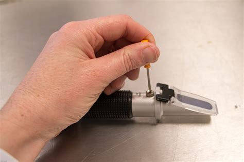 Refractometer use — Vet Nursing Education