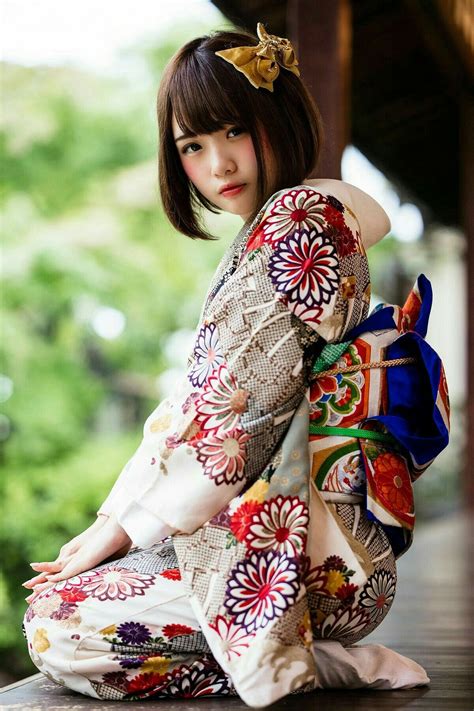 Kimono | Japanese traditional dress, Beautiful japanese women, Japanese ...