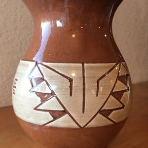 Vintage Signed Sioux Carved Pottery Vases Dollie D. Red Elk - Etsy