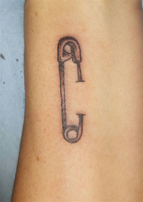 Pin by Armida Calleros on Tatoos | Safety pin tattoo, Tattoos, Tattoos ...