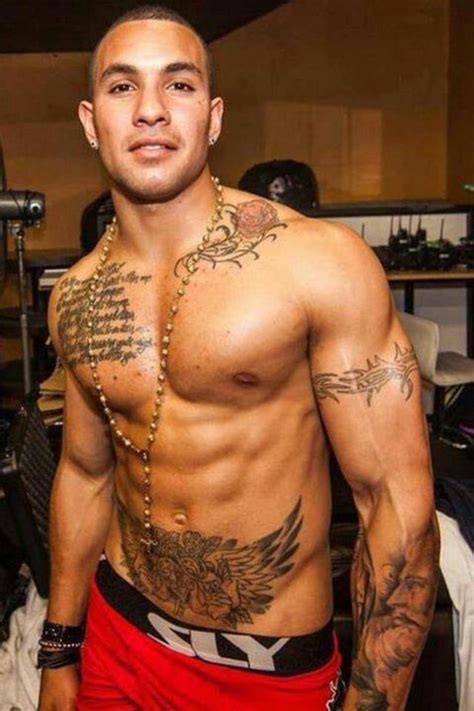 I'm no really attracted to black guys but this one is a exception. Hot Tattoos, Tattoos For Guys ...