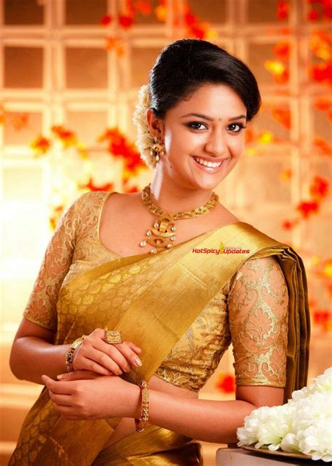 Keerthi Suresh ( Keerthy Suresh ) Age Height Photos Friends Family