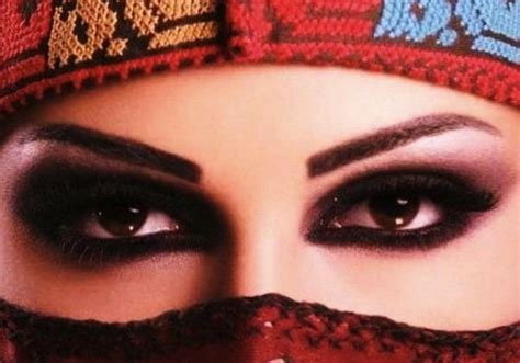 Khol (كحل‎ kuḥl) Eyeliner and the Evil Eye (عين الحسود‎) Dark Eyes ...