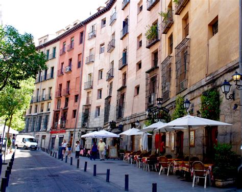 A Guide to the Neighborhoods of Madrid - Culture-ist